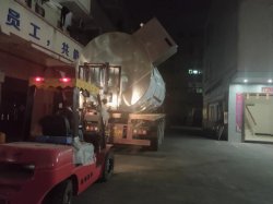 深夜發(fā)往廣州項(xiàng)目4萬風(fēng)量噴淋塔活性炭吸附箱除霧器